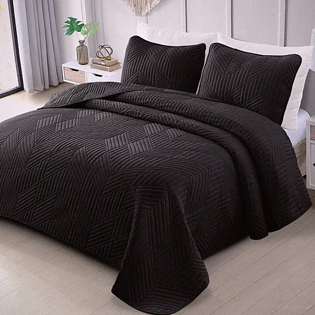Exclusivo Mezcla California King Quilt Bedding Set, Lightweight Black Oversi...