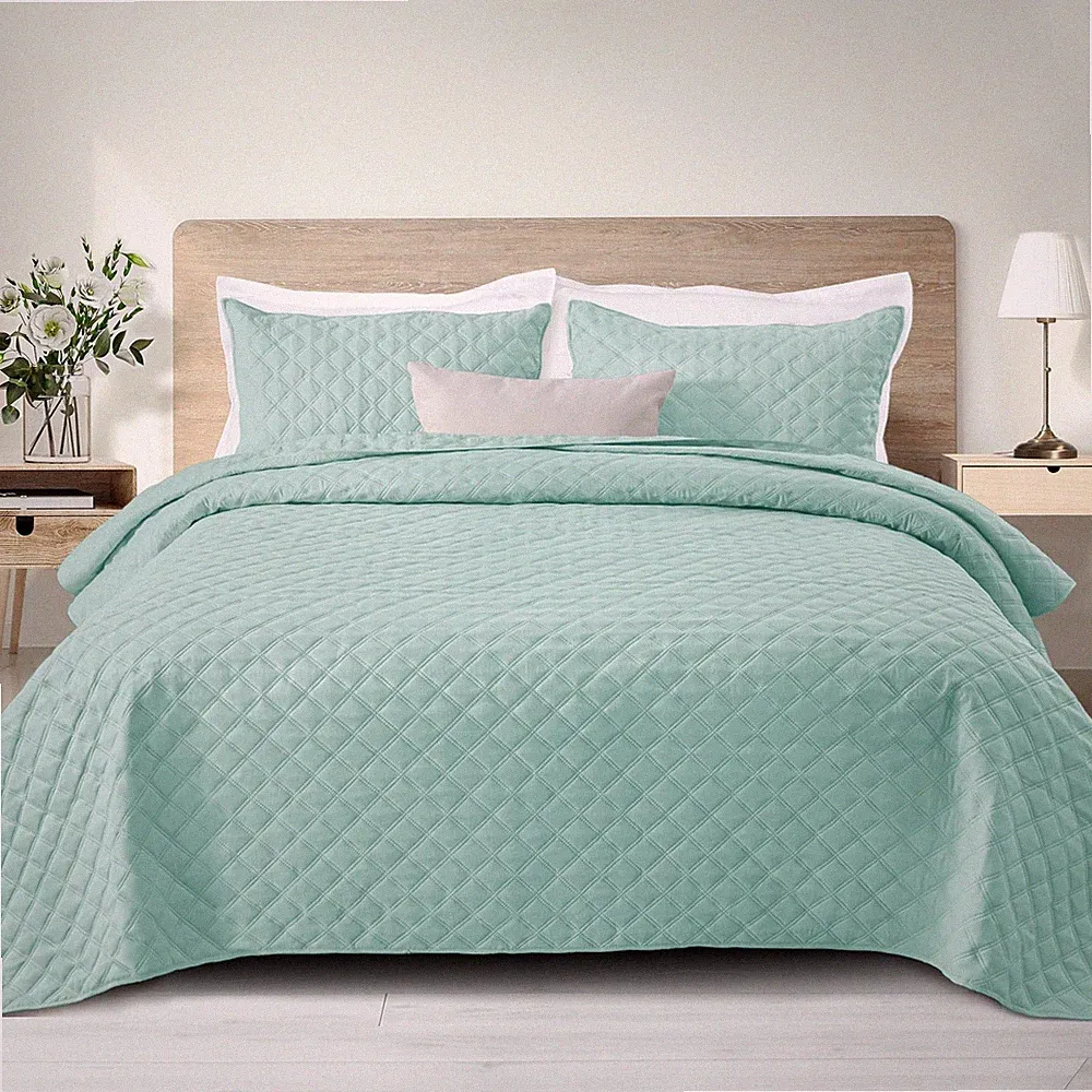 Exclusivo Mezcla Soft Quilt Set, Queen/Full, 3pc Lightweight, Aqua